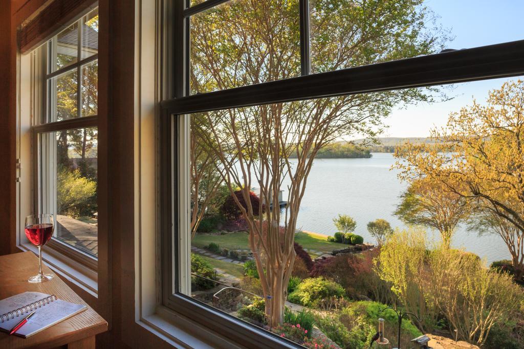 Lookout Point Lakeside Inn Hot Springs Bagian luar foto