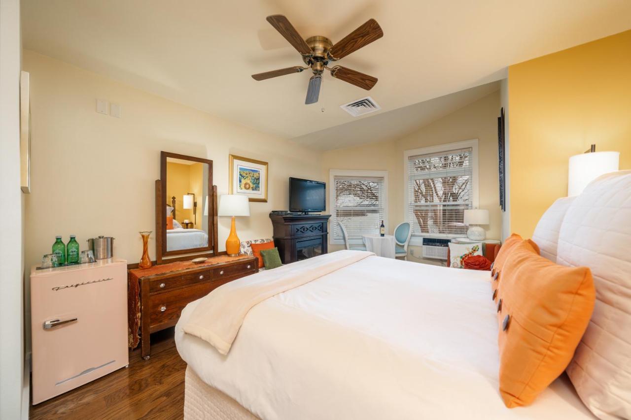 Lookout Point Lakeside Inn Hot Springs Bagian luar foto