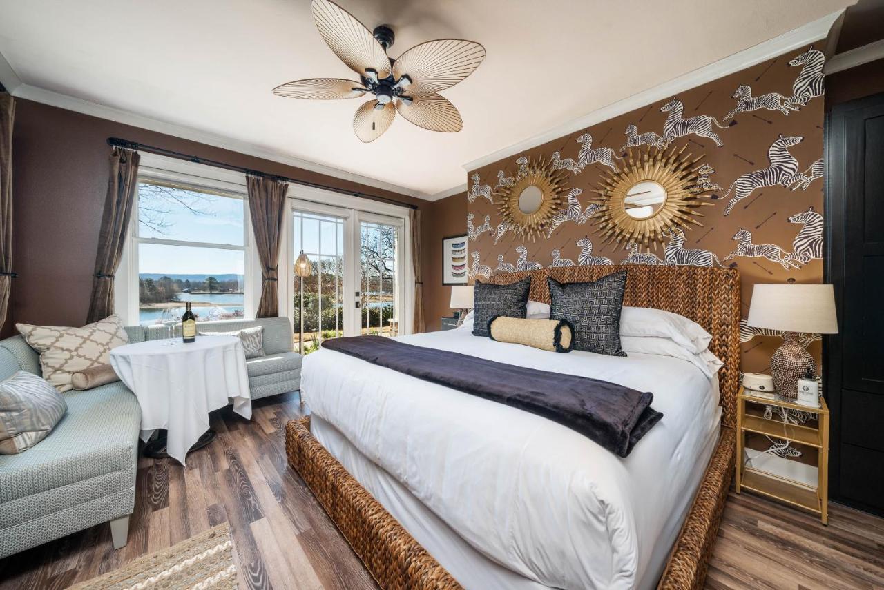 Lookout Point Lakeside Inn Hot Springs Bagian luar foto