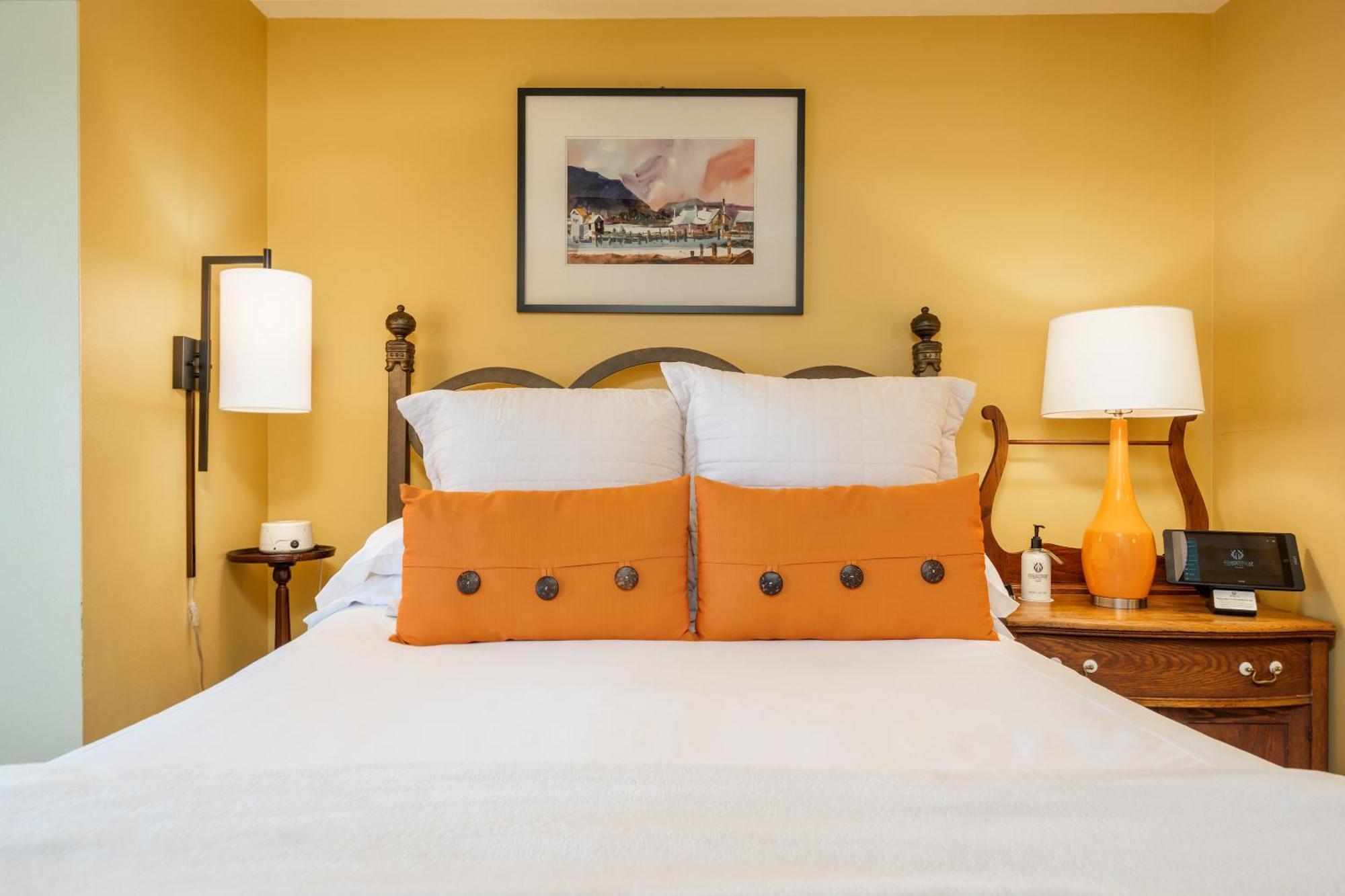 Lookout Point Lakeside Inn Hot Springs Bagian luar foto