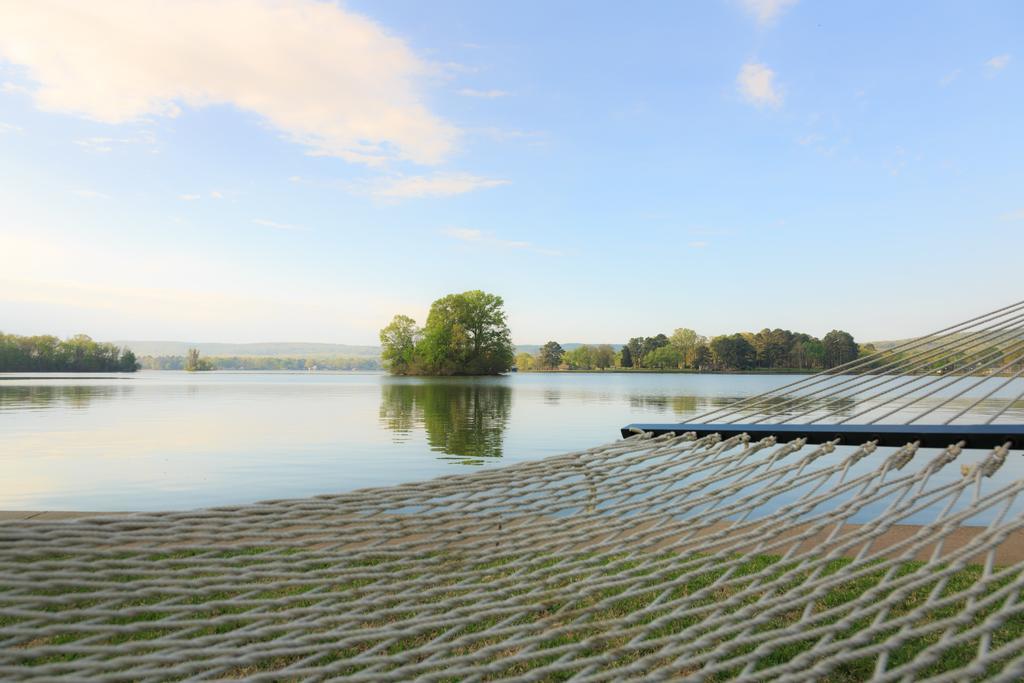 Lookout Point Lakeside Inn Hot Springs Bagian luar foto