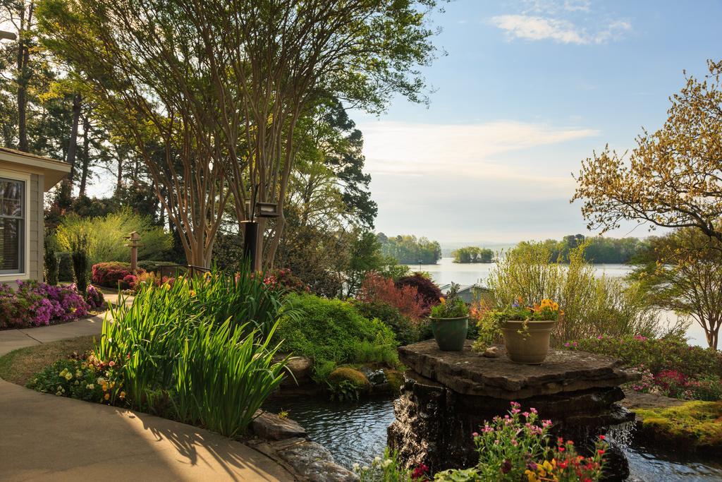 Lookout Point Lakeside Inn Hot Springs Bagian luar foto